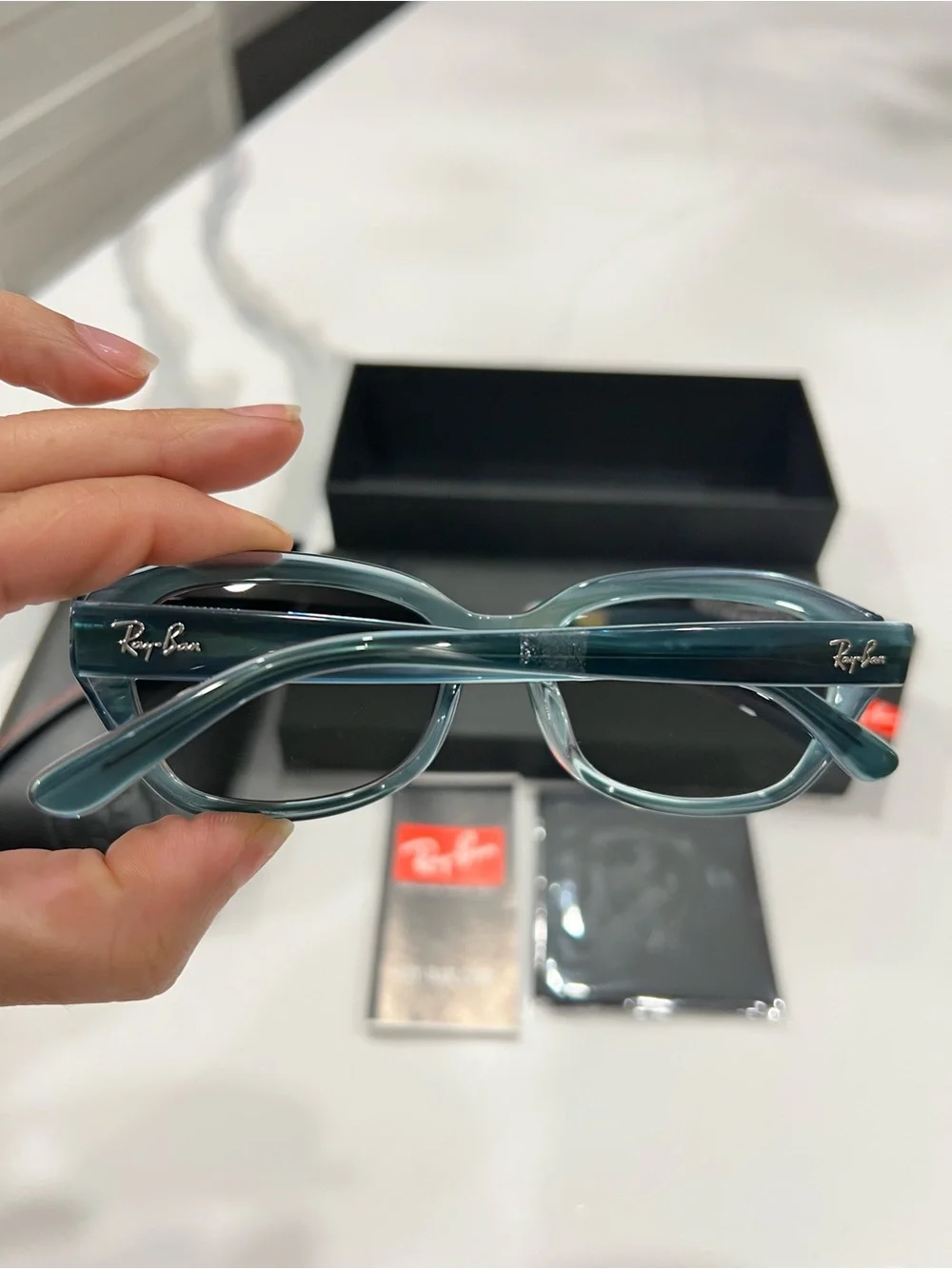 Ray-Ban must have